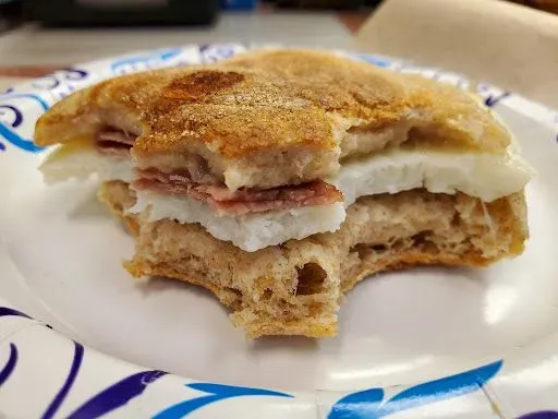 Turkey Bacon, Cheddar & Egg White Sandwich