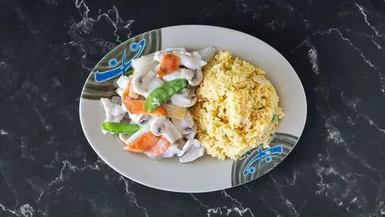 P7. Moo Goo Gai Pan