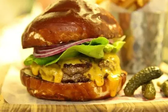 Classic American Cheeseburger