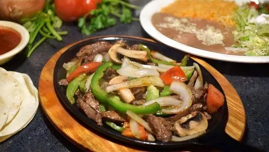 Fajitas Clásicas de Bistec / Classic Steak Fajitas