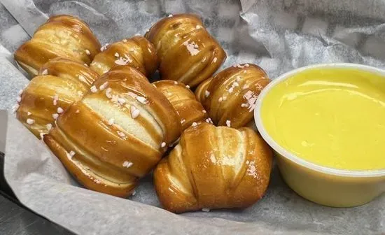 Pretzel bites with mustard sauce