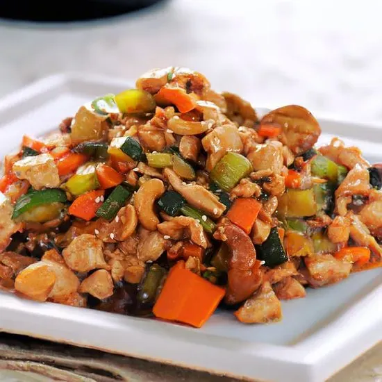 Chicken with Cashew Nuts (Quart) / 腰果鸡 （大）