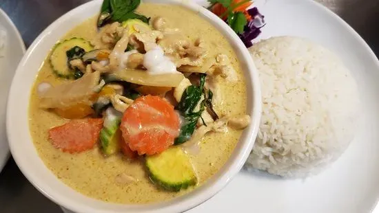 9. Green Curry 