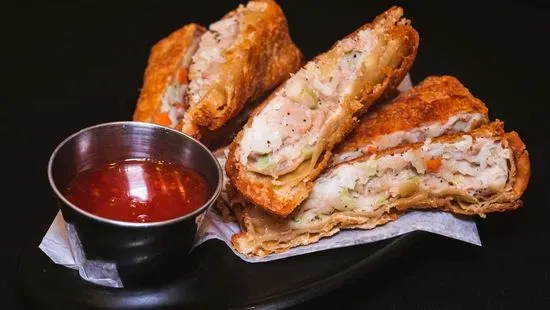 Chicken Egg Rolls (4 Pieces)