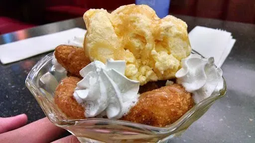 FRIED PEACH SUNDAE