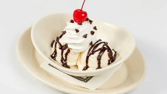 Kids' Mini Hot Fudge Sundae