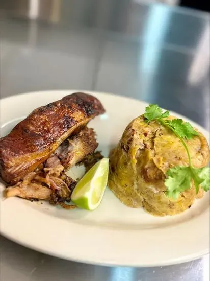 trifongo de pernil