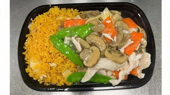 C3. Moo Goo Gai Pan C3蘑菇鸡片