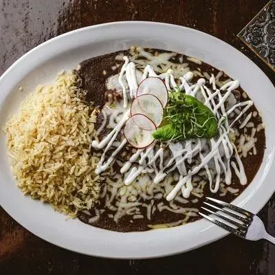 ENCHILADAS DE MOLE