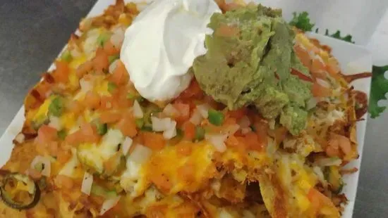 Ultimate Chicken Nachos