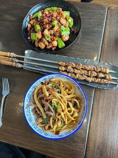 Laghman Noodles 过油肉拌面