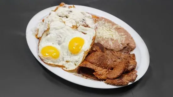 Chilaquiles Rojos (Res) / Red Chilaquiles (Beef)