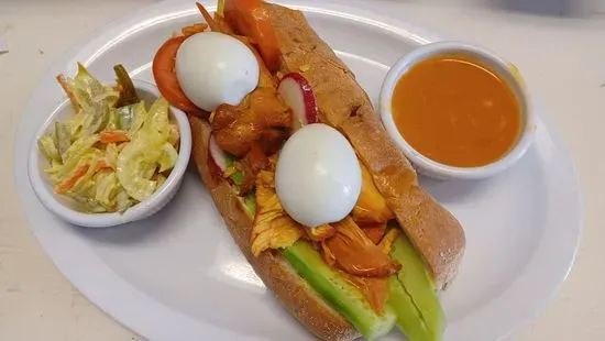 Pan con Pollo Sub