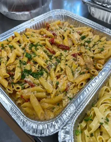 TRAY CAJUN CHICKEN PENNE