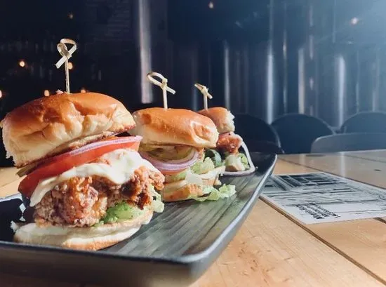 SLIDERS- CRISPY CHICKEN