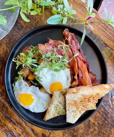 BASIC BITCH PLATE
