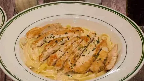 Fettuccine Alfredo with Chicken