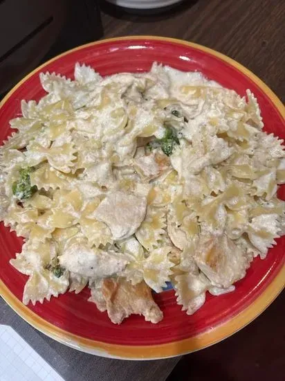 Fett Alfredo (add chicken or broccoli)