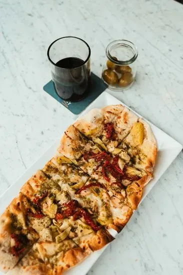 Mediterranean Chicken Flatbread