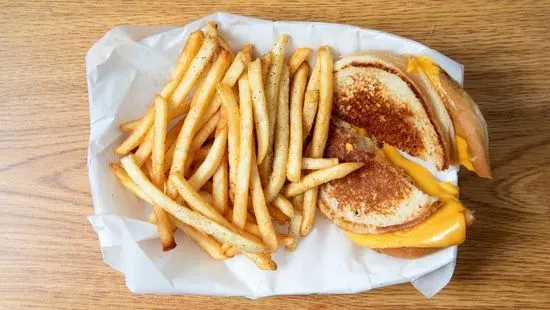 Kids' - Grilled Cheese with Fry