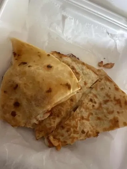 MARIACHIS QUESADILLA