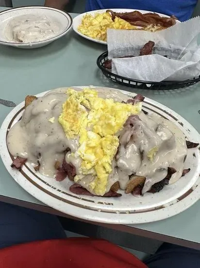 Chipped Beef Gravy Served Over Texas Toast