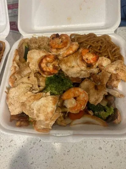 8. Shrimp & Chicken