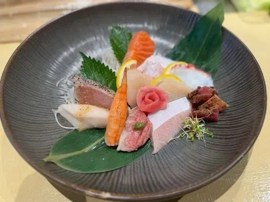 12 Pieces Sashimi Platter