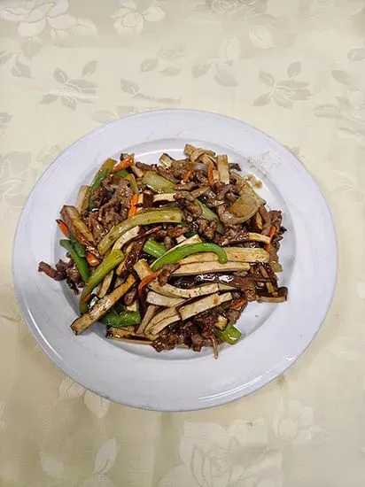 Pork with Dry Bean Curd / 香干肉絲