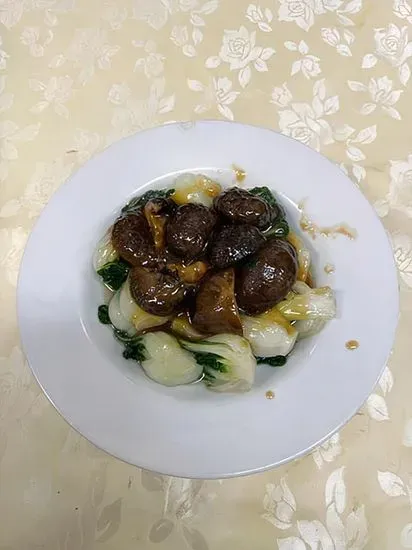 Black Mushroom with Baby Bok Choy / 北菇白菜苗