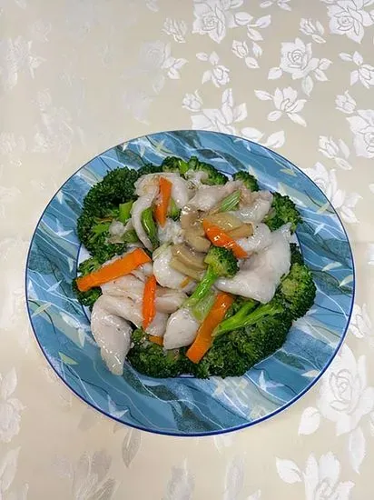 Fish Filet with Green Vegetable / 時菜斑球