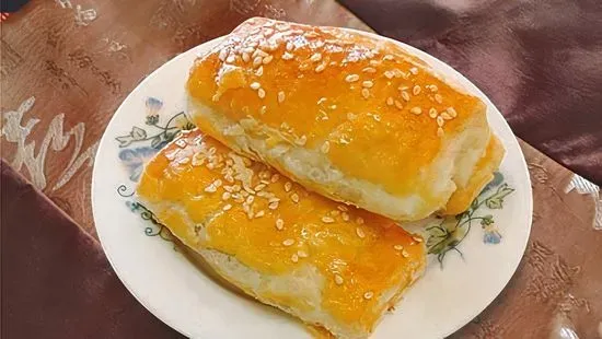 23. BBQ Pork Pastry (3) / 蜜汁叉燒酥 (3)