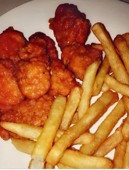 10 Pieces Boneless Wings with Fries