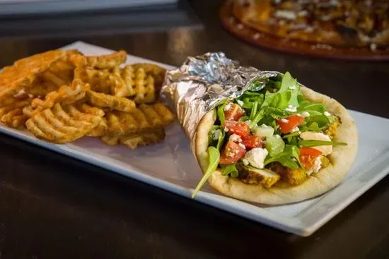 Garlic Chicken Pita