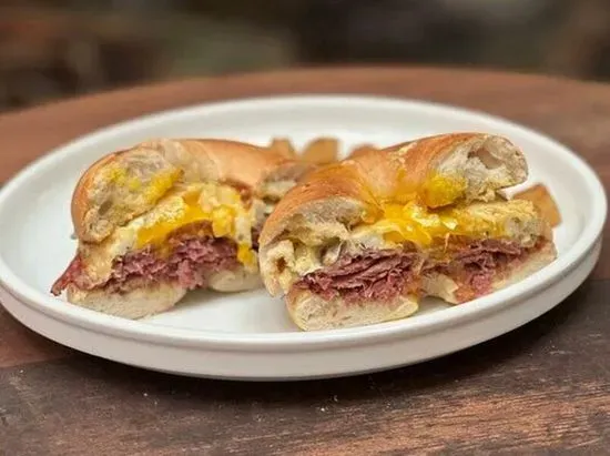 CORNED BEEF CROISSANT