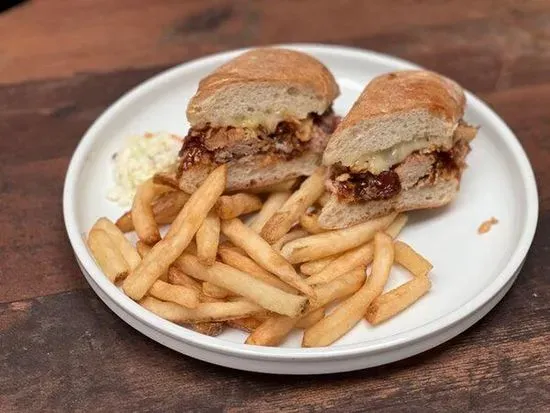 BBQ PULLED PORK SANDWICH