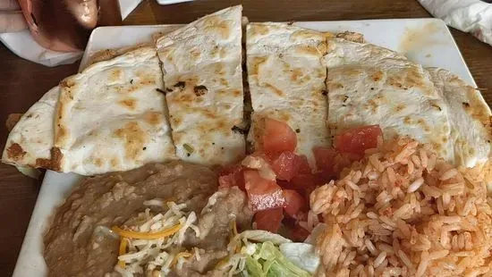 Quesadilla (L)