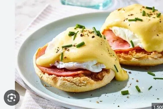 C8 EGG BENEDICT