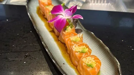 Crabby Salmon Roll