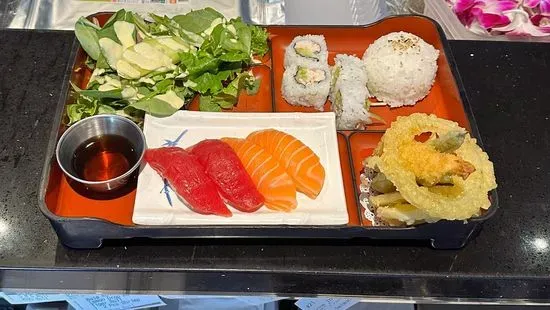 F. Tuna & Salmon Sushi