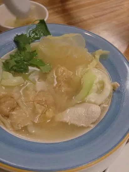 Wonton Soup Large