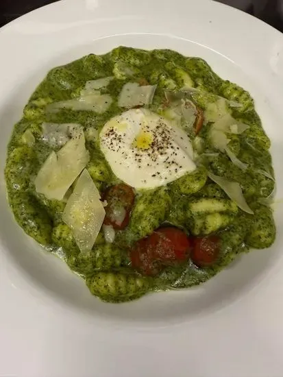 Pesto Gnocchi Burrata