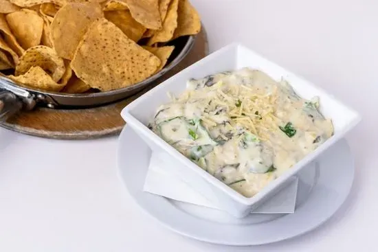 SPINACH AND ARTICHOKE DIP