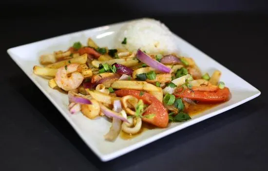 Saltado de Mariscos