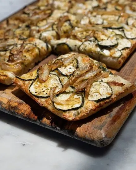 Zucchini Onion Roman Pizza (V)