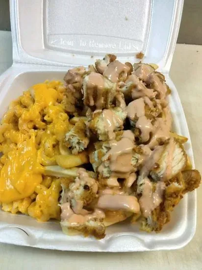 Loaded Chicken Royal Mac and Cheese Fries