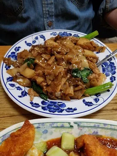 Cantonese Chow Fun(Gravy)