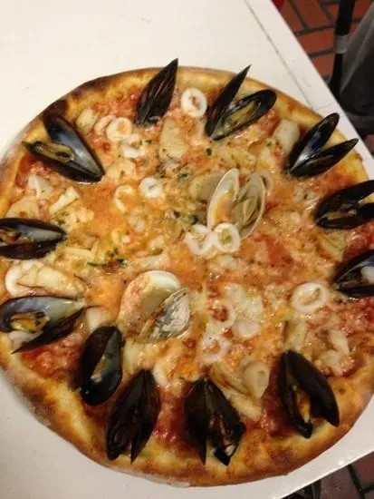 Pescatore  Pizza