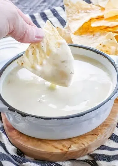 Queso sauce  with Chips Small Size