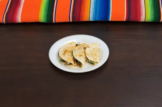 QUESADILLA CON CARNE